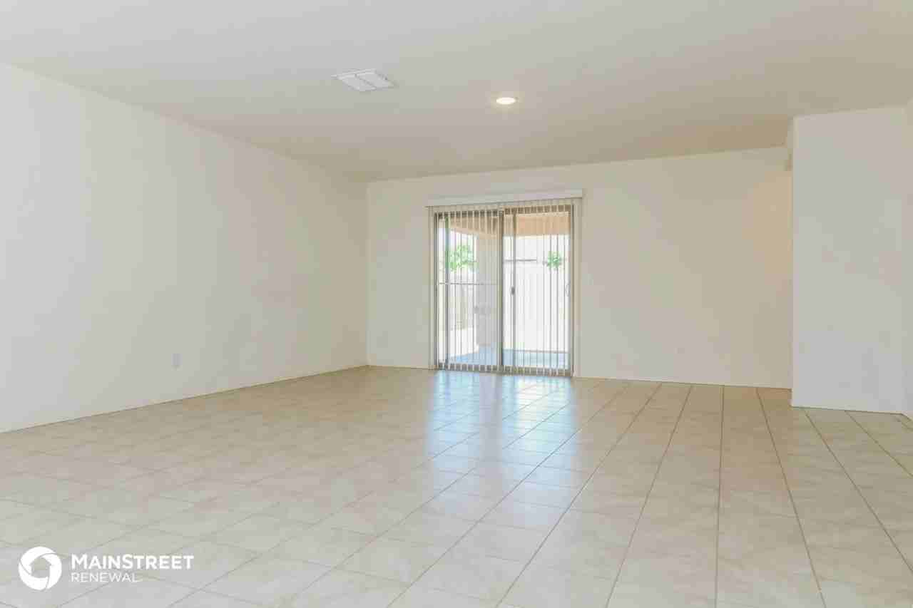 8764 S 253rd Ave - Photo 2 of 15