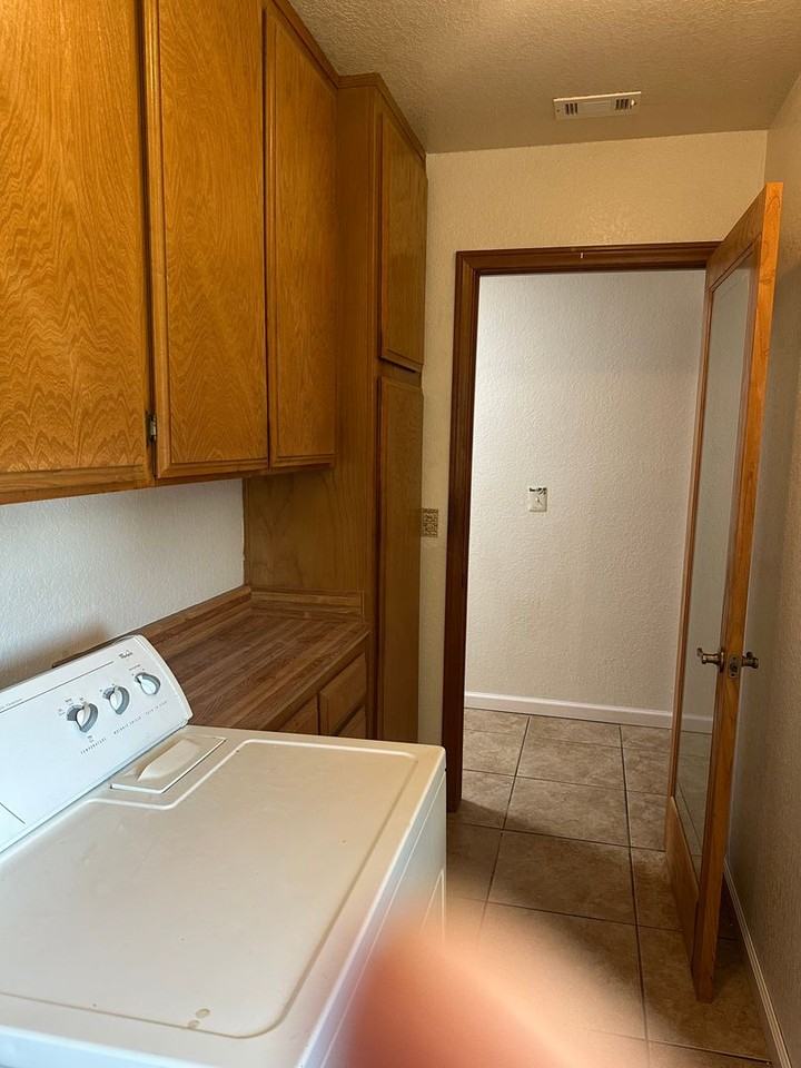 13101 Riverview Dr - Photo 3 of 41