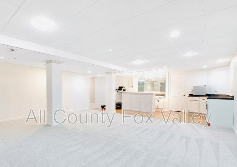 1711 Edgewood Dr #1 - Photo 2 of 7