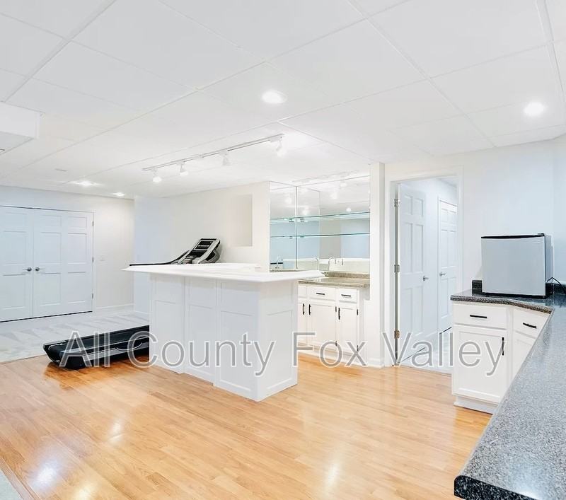 1711 Edgewood Dr #1 - Photo 3 of 7