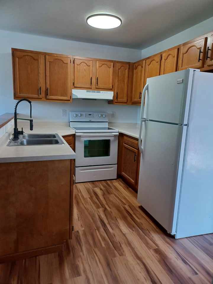 322 Wintergreen Dr - Photo 3 of 10