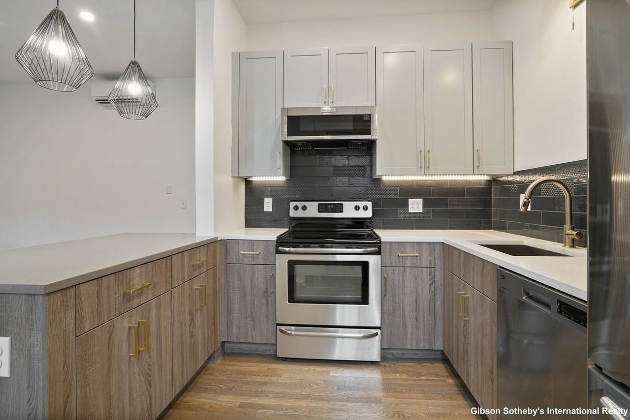 512 Massachusetts Ave #5 - Photo 2 of 17