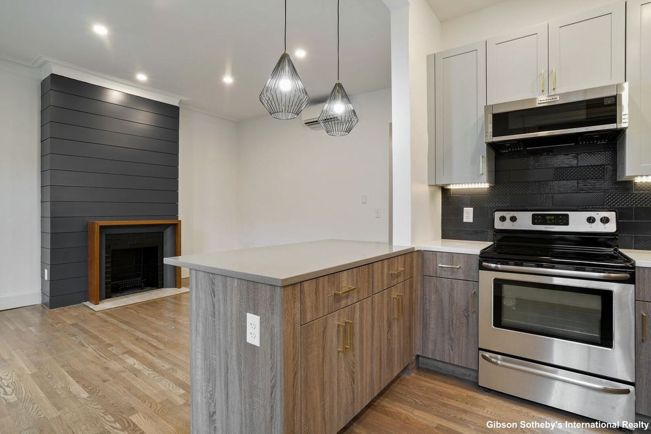 512 Massachusetts Ave #5 - Photo 4 of 17
