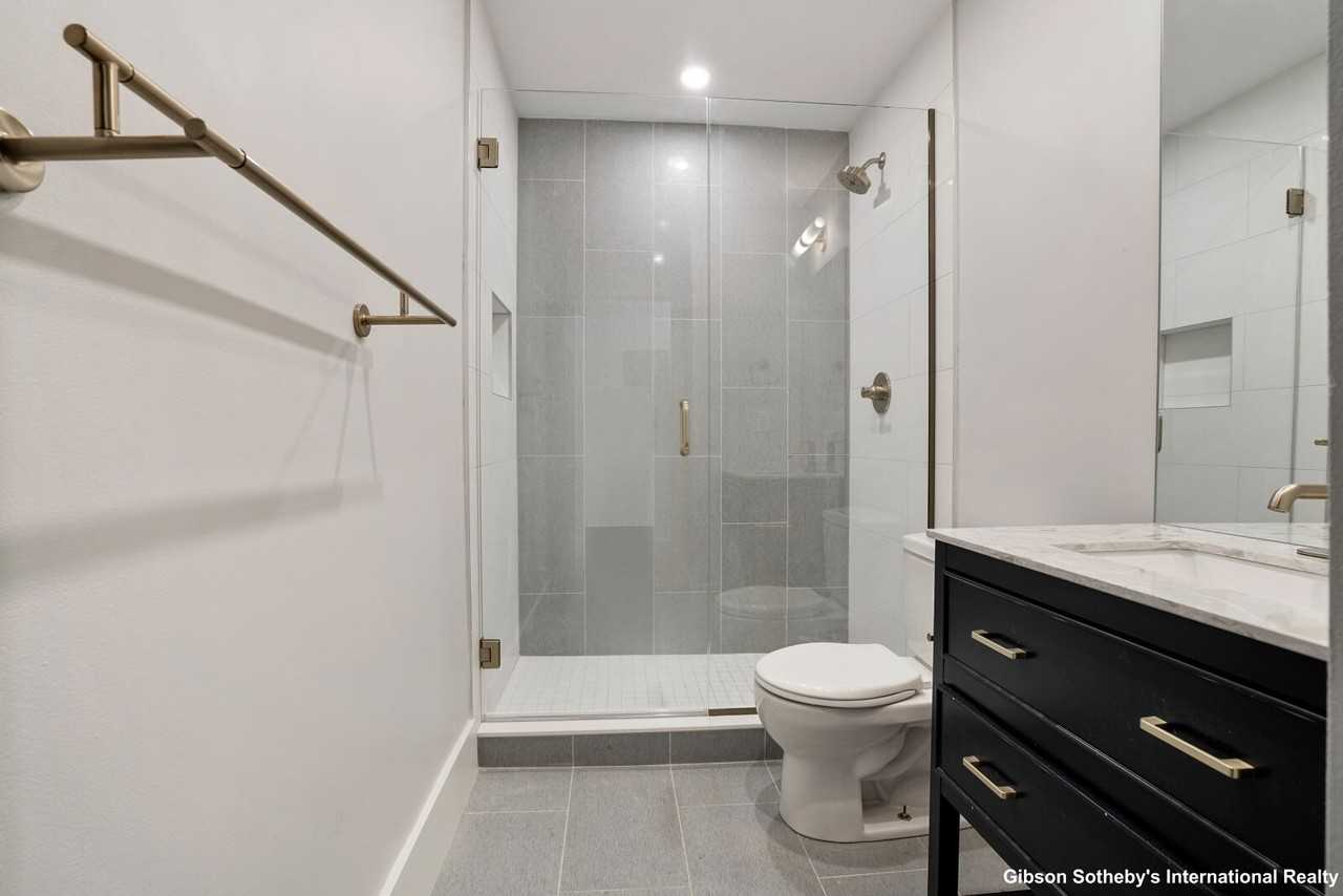 512 Massachusetts Ave #5 - Photo 7 of 17
