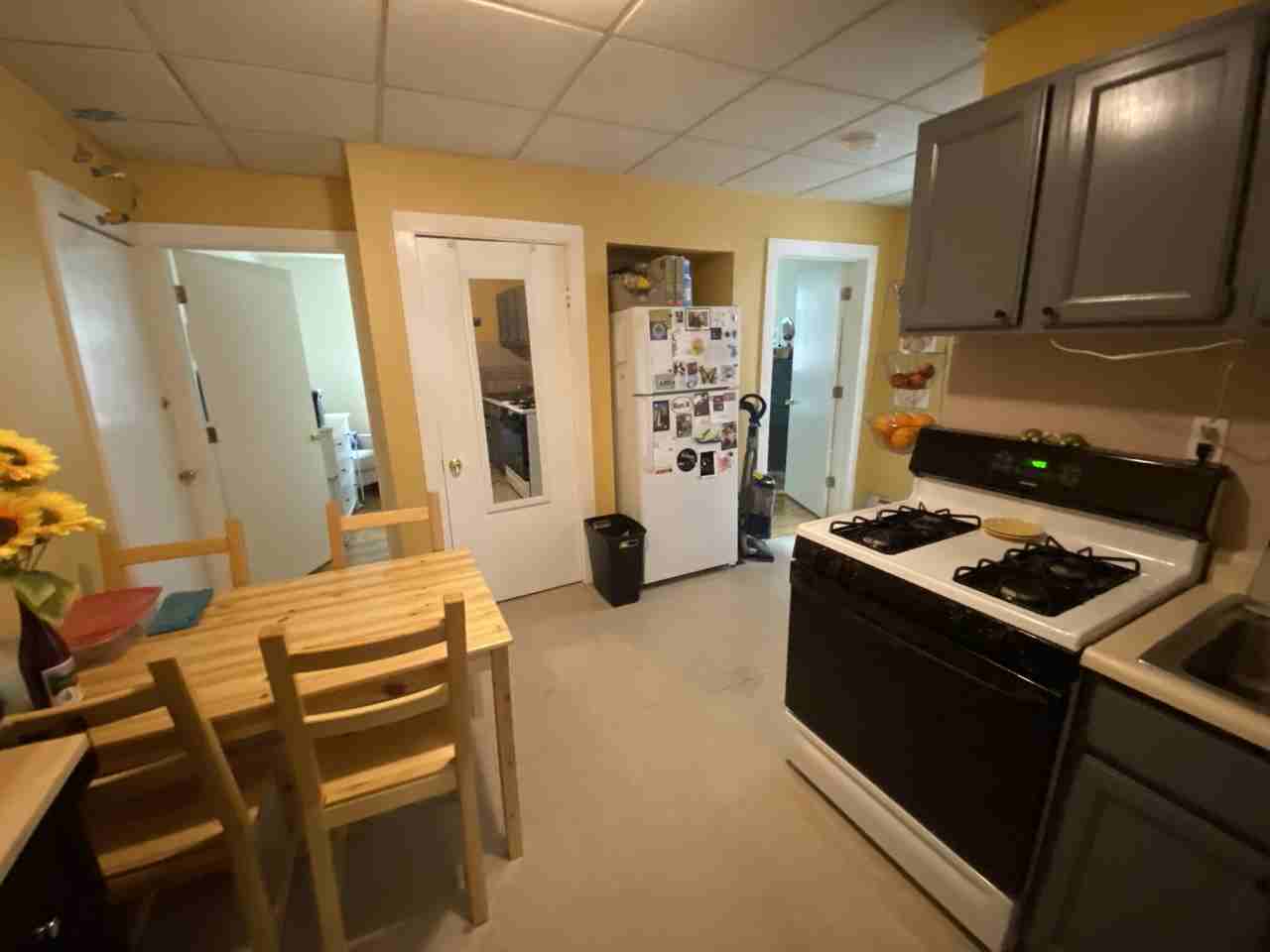 Windsor St #1 - Photo 3 of 11