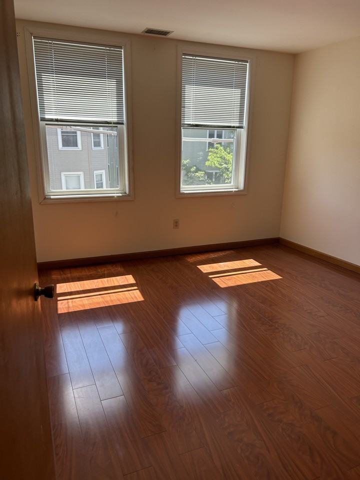 154 Cedar St #2-1 - Photo 2 of 9
