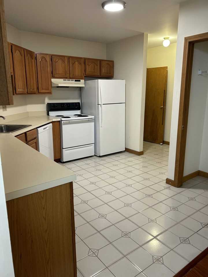 154 Cedar St #2-1 - Photo 4 of 9