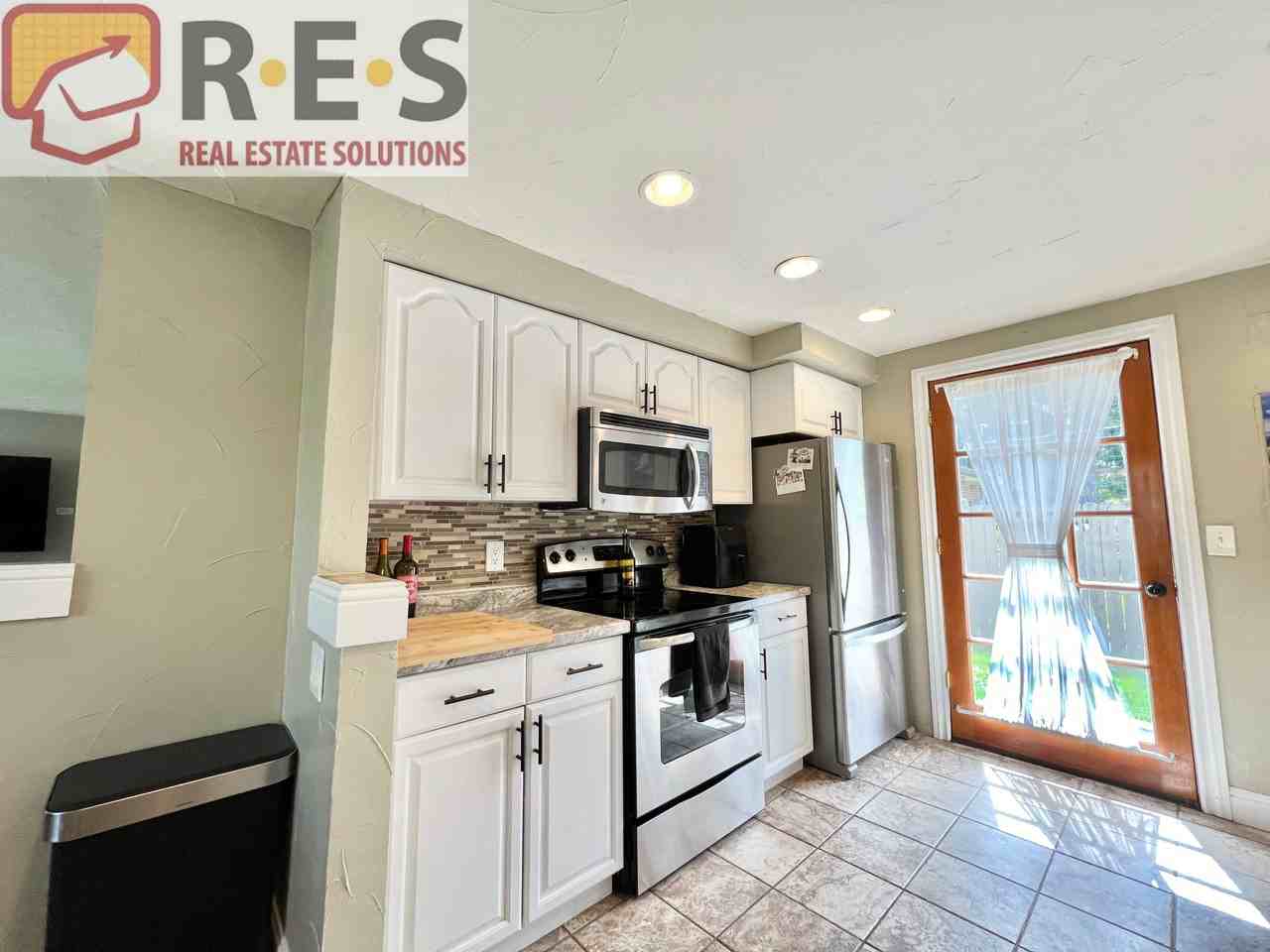 5301 Jellison St - Photo 3 of 17