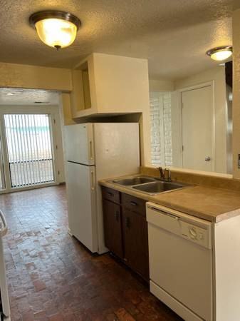 704 Truman St Ne - Photo 4 of 38