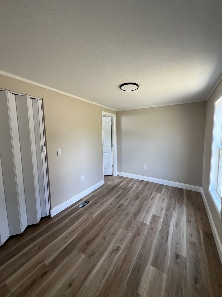 6455 W Cardinal St - Photo 5 of 16