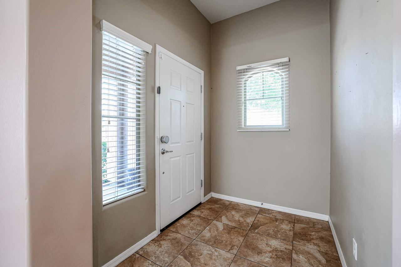 2127 W Monte Cristo Ave - Photo 7 of 34