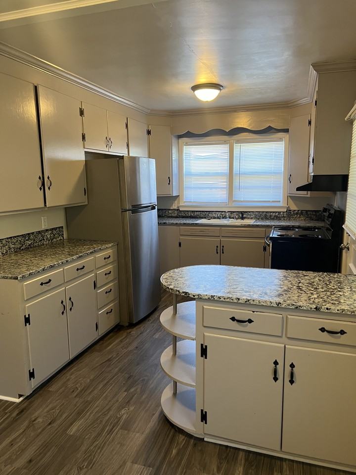 225 Franklin Street - Photo 2 of 9