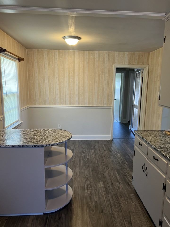 225 Franklin Street - Photo 3 of 9