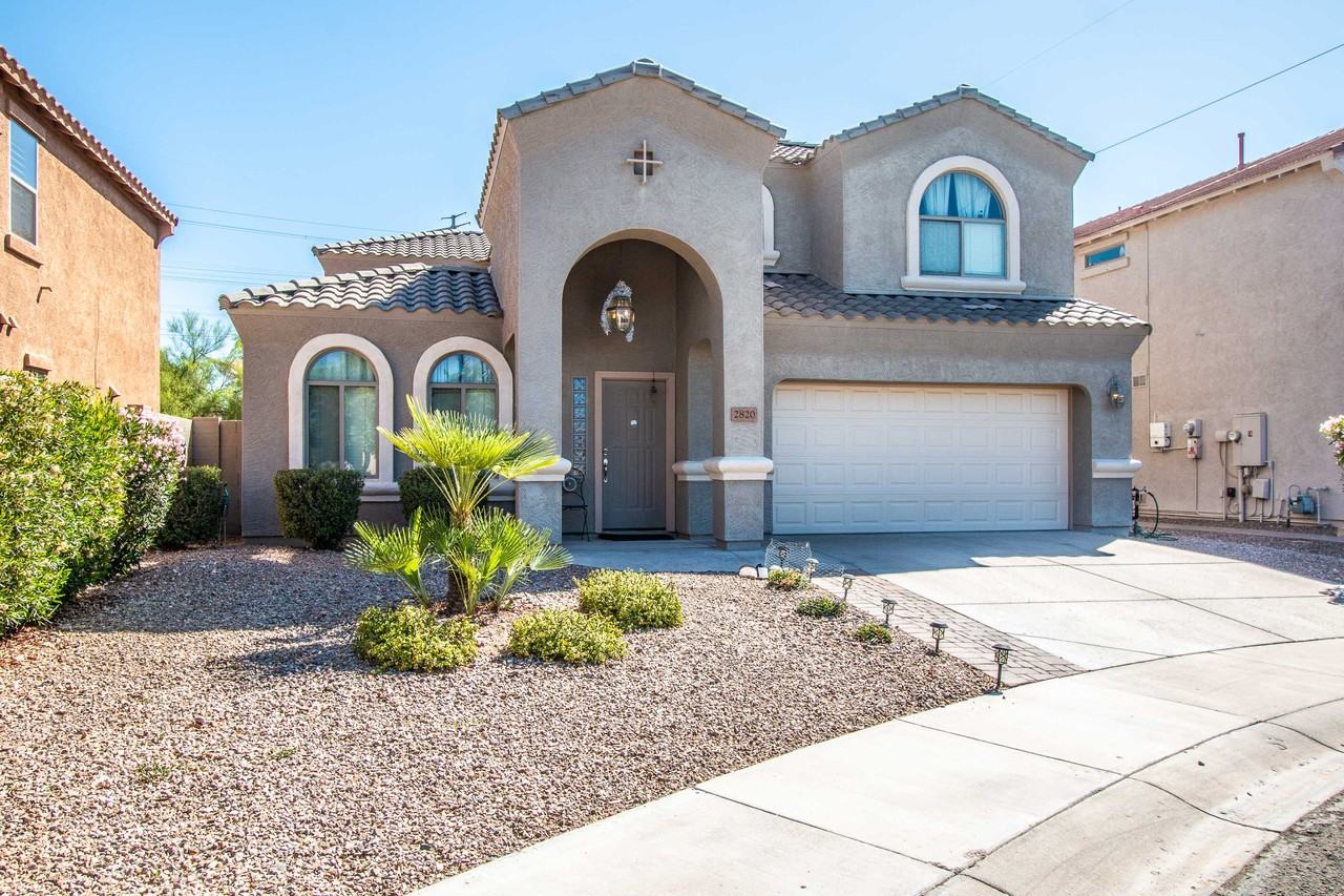 2820 E Questa Dr - Photo 2 of 25