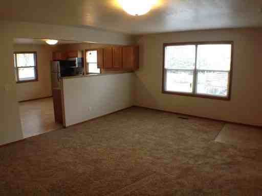 2310 E 6th St - Photo 3 of 9