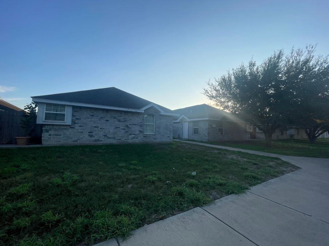 2214 West Candlelight Lane - Photo 3 of 16