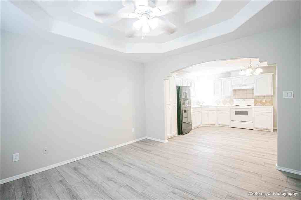 2214 West Candlelight Lane - Photo 6 of 16