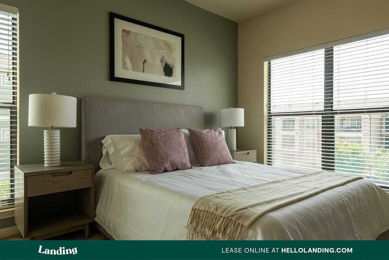 715 W Slaughter Ln - Photo 6 of 50