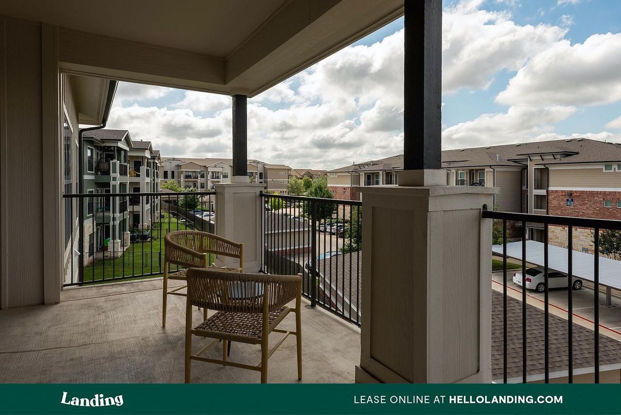 715 W Slaughter Ln - Photo 7 of 50