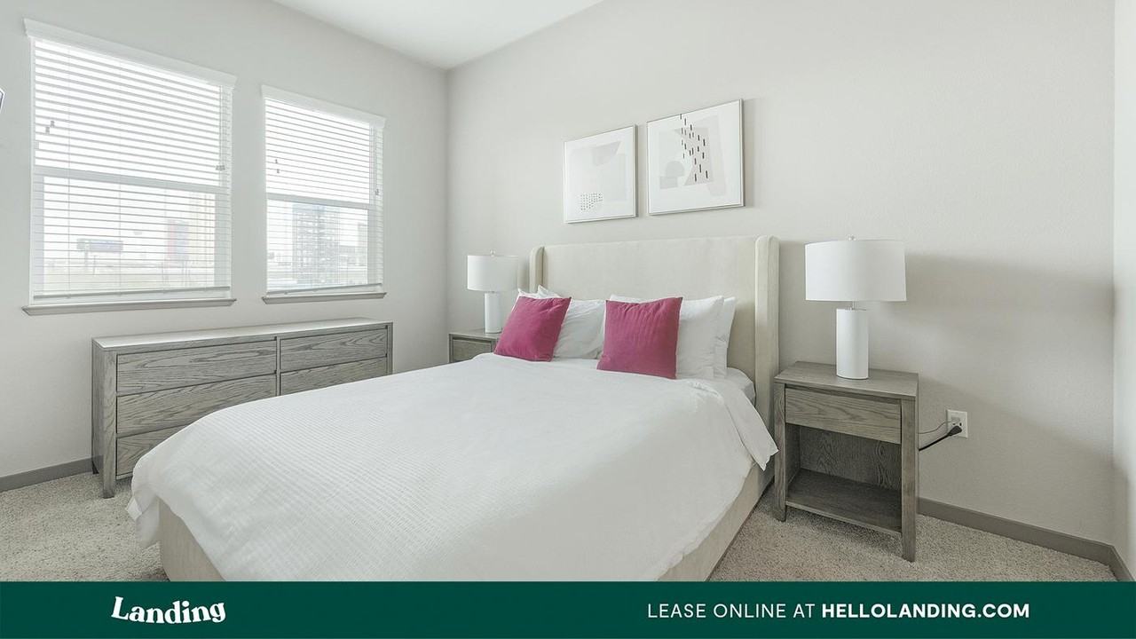 3150 W Twain Avenue - Photo 3 of 50