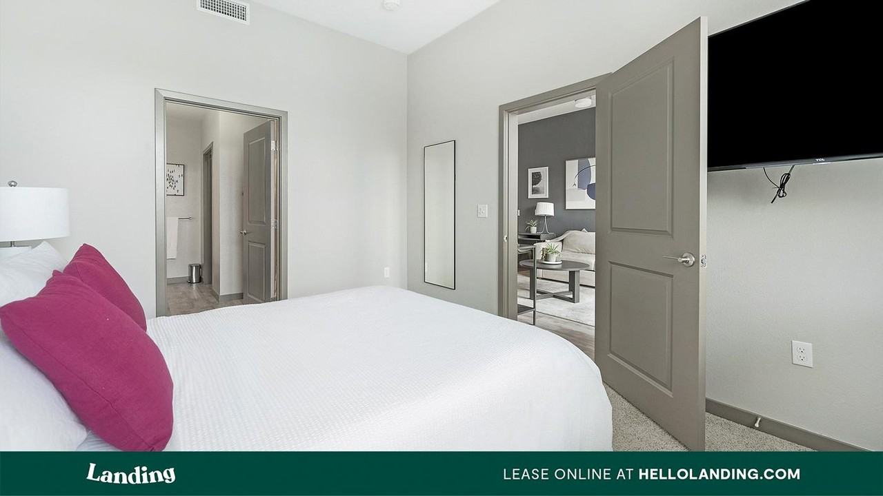 3150 W Twain Avenue - Photo 6 of 50