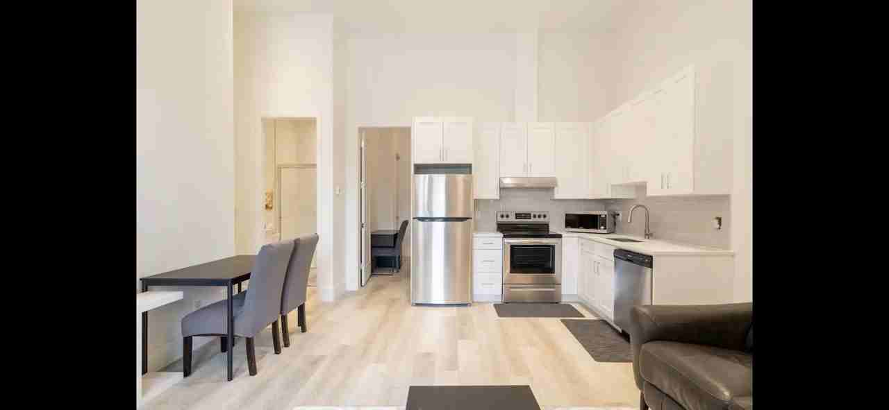 4027 Nithsdale Street - Photo 3 of 10