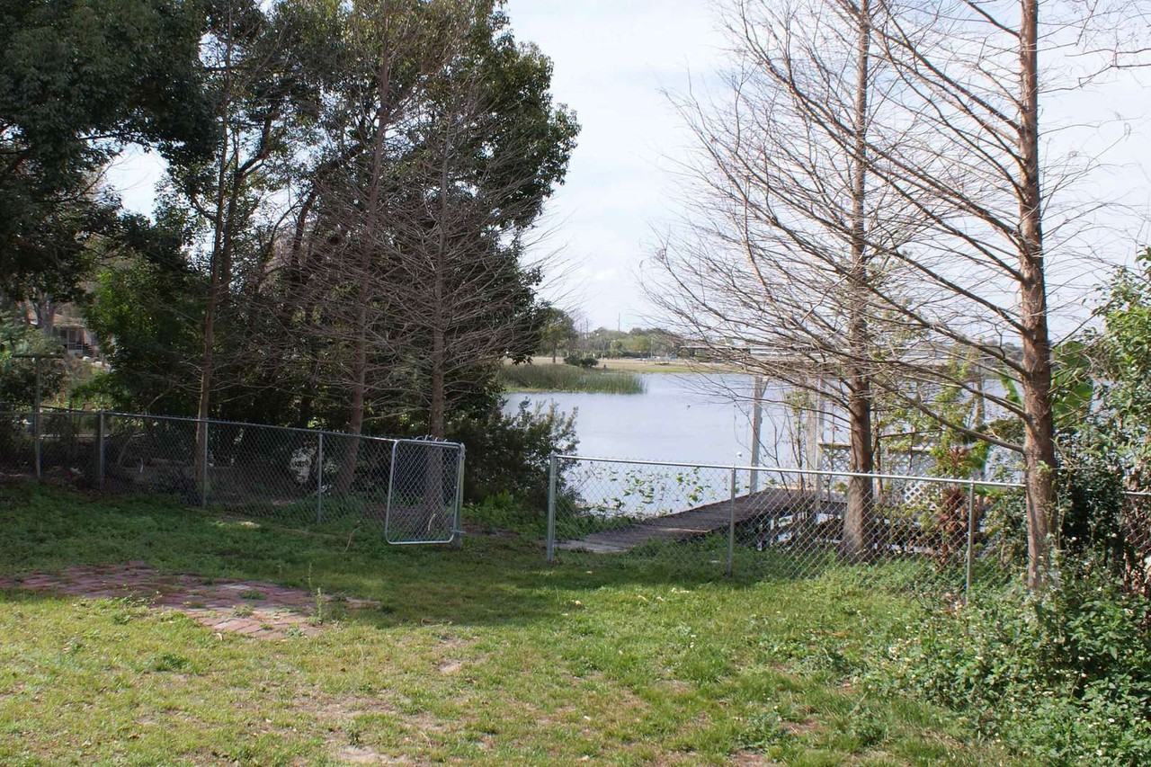 1220 Lawne Blvd - Photo 3 of 13