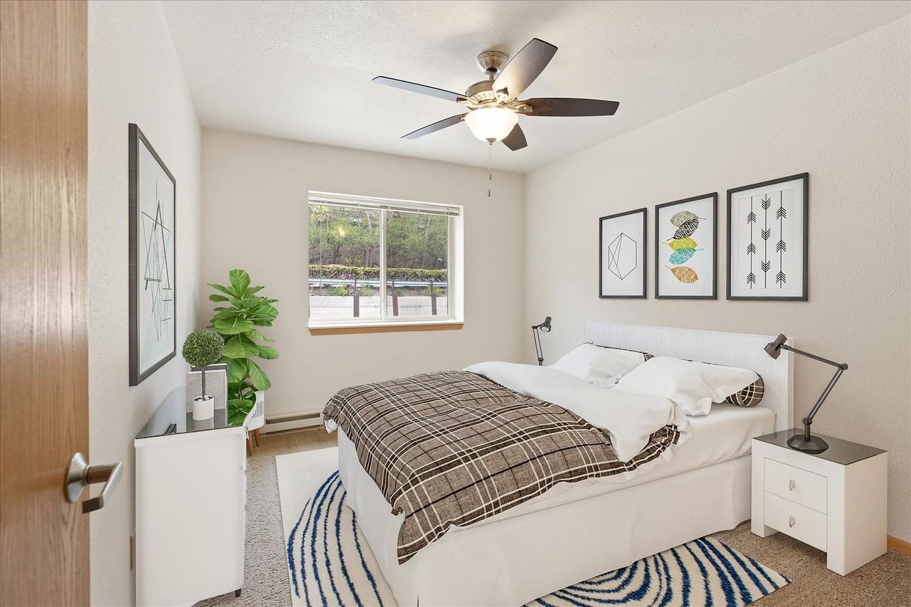 CDDJ Investments LLC (Ridge Pointe Apartments) - Photo 2 of 10