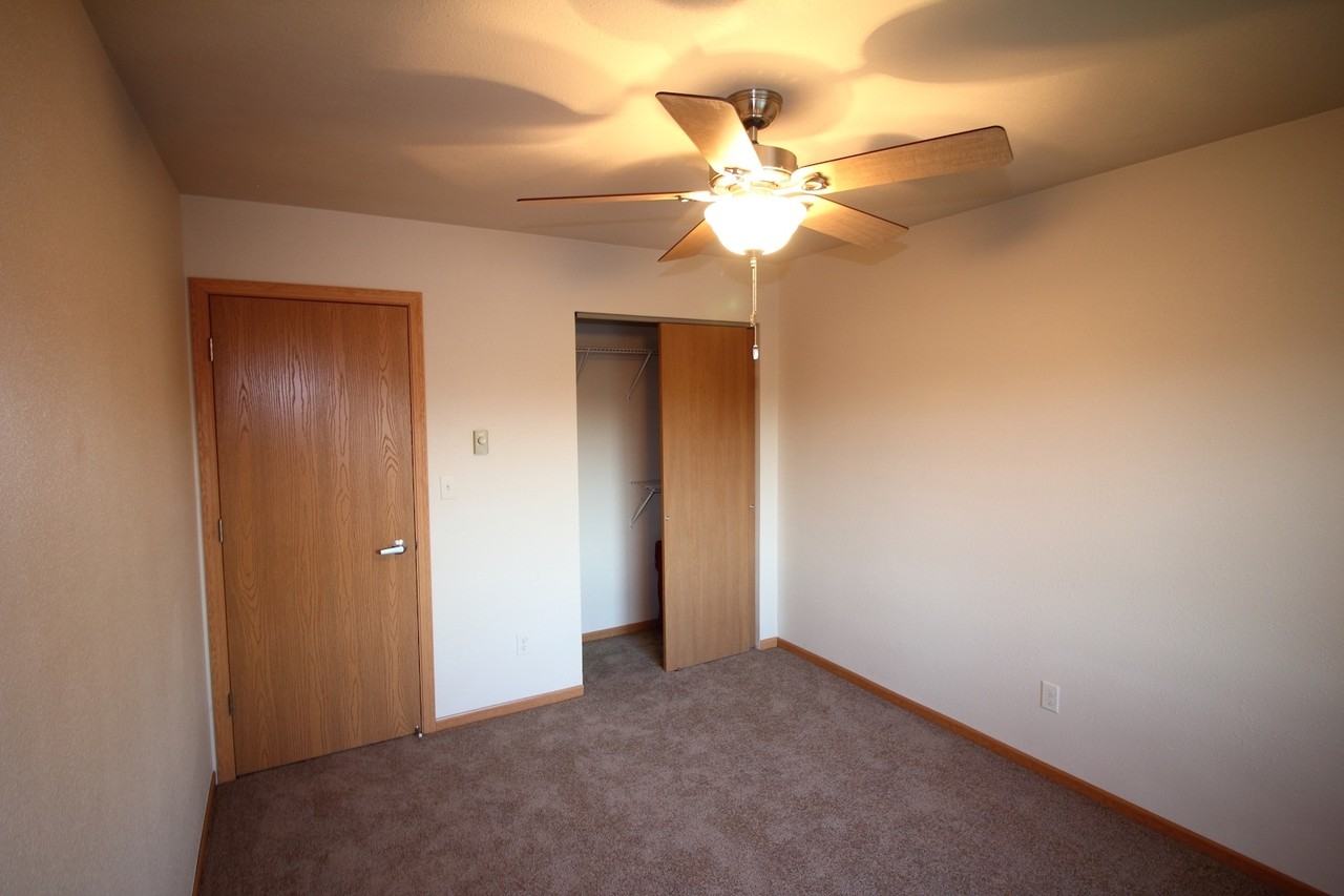 CDDJ Investments LLC (Ridge Pointe Apartments) - Photo 6 of 10