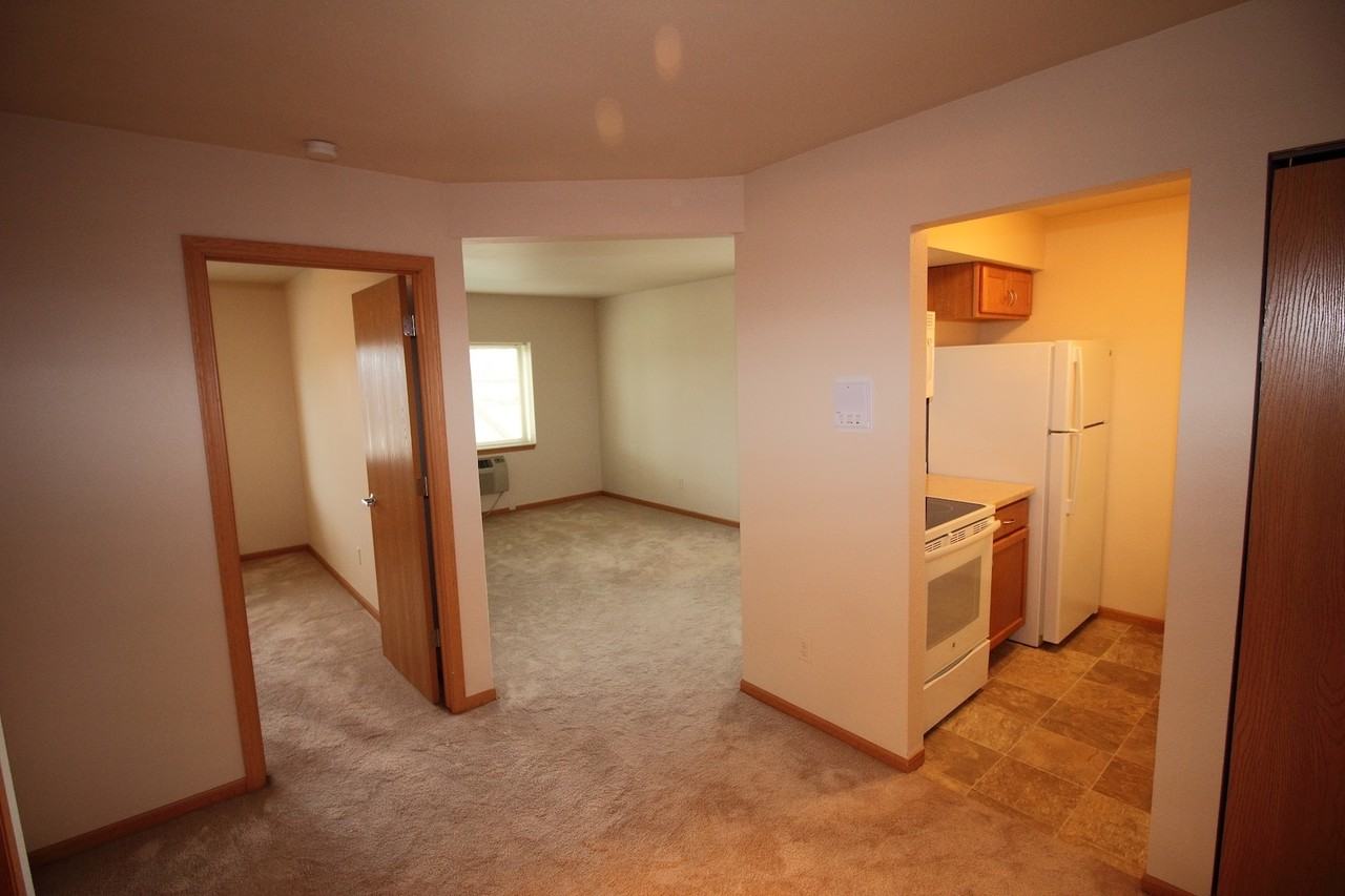 CDDJ Investments LLC (Ridge Pointe Apartments) - Photo 7 of 10