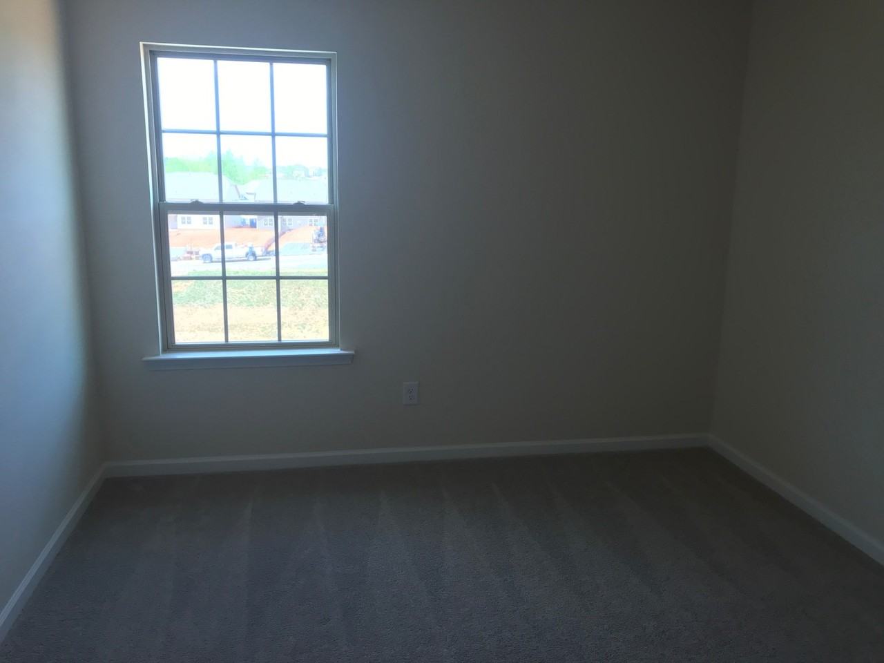 1037 Bannister Rd - Photo 4 of 30