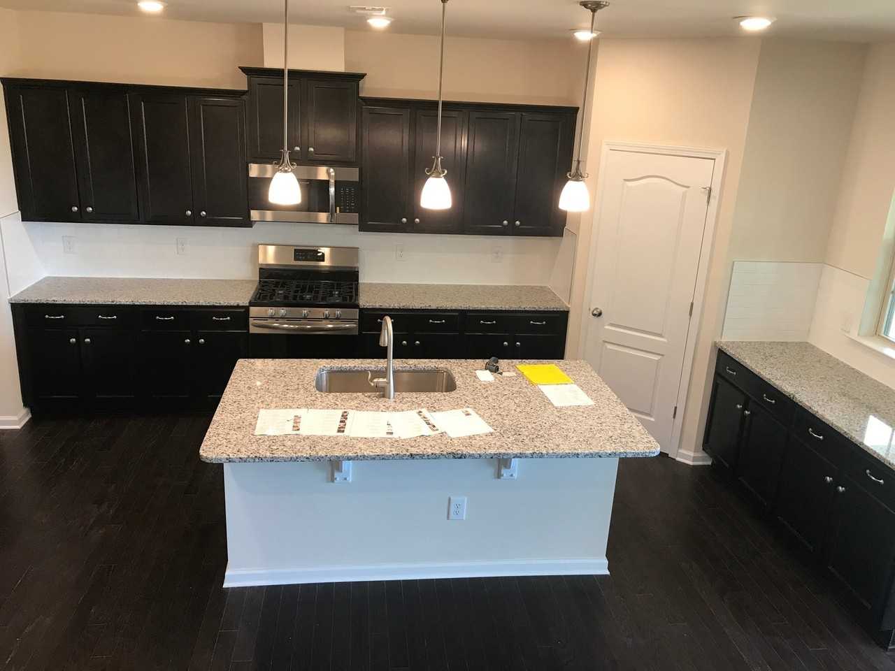 1037 Bannister Rd - Photo 3 of 30
