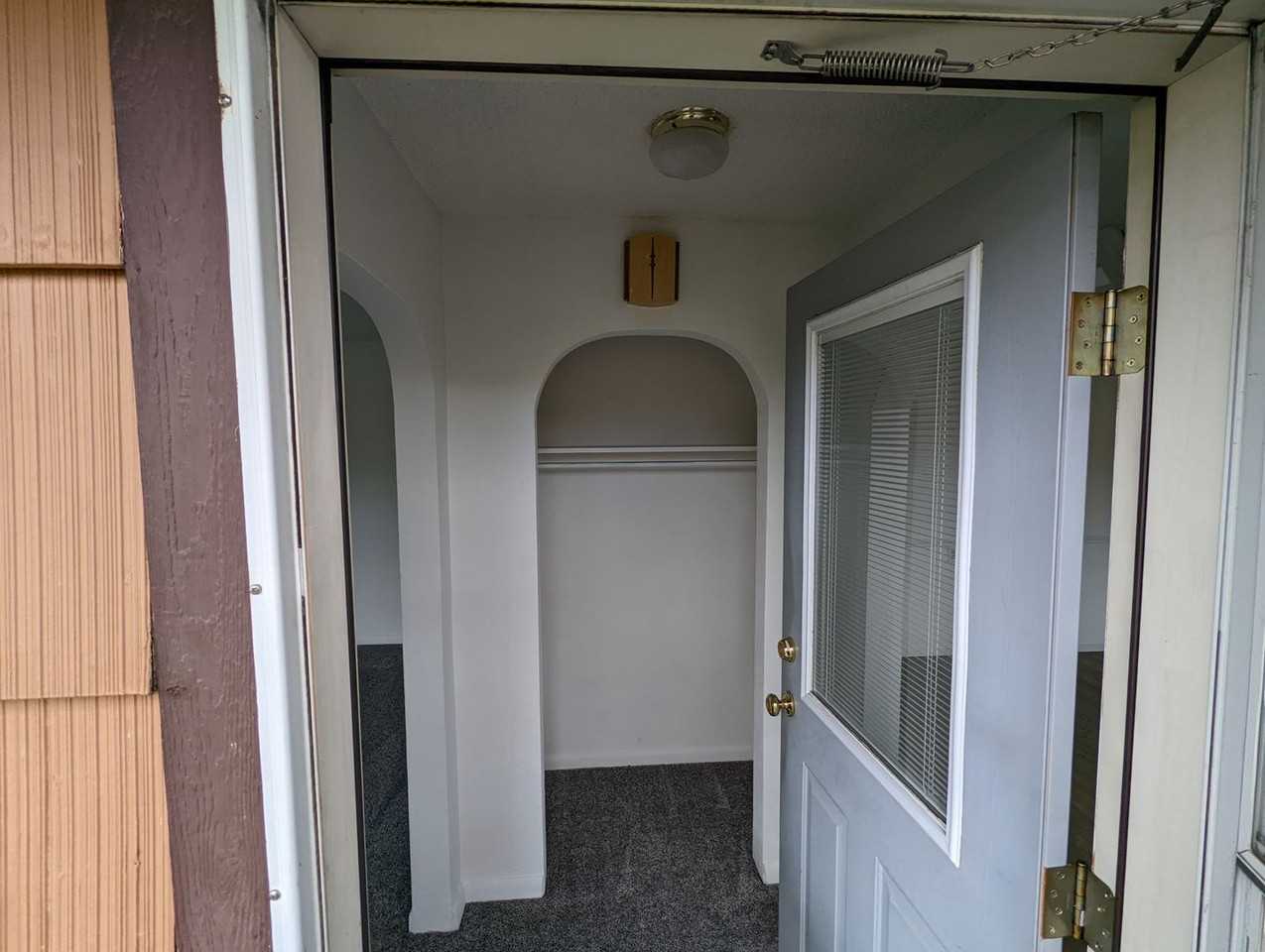 1310 S Catlin St - Photo 4 of 16