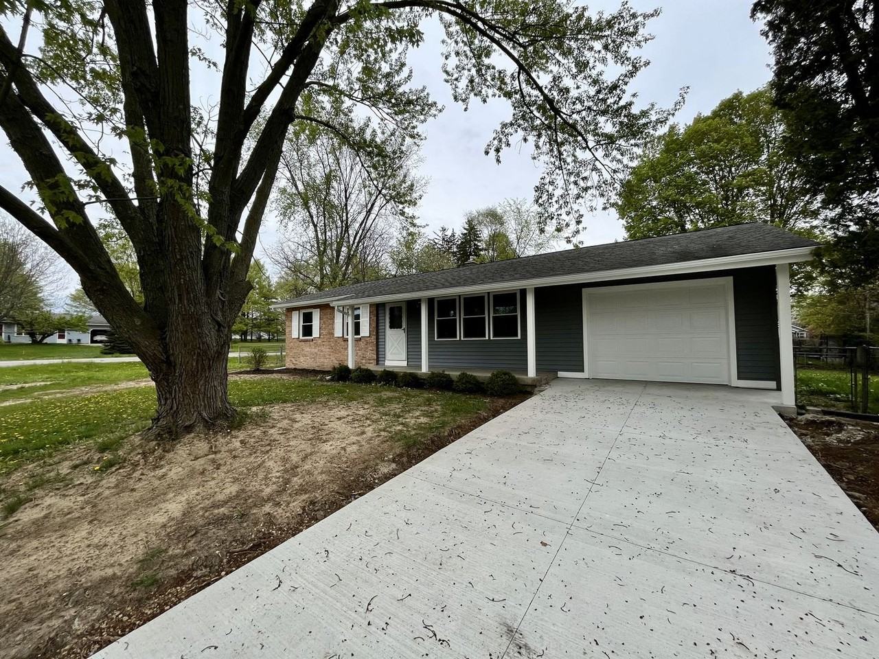 818 Delray Ave Se - Photo 2 of 30