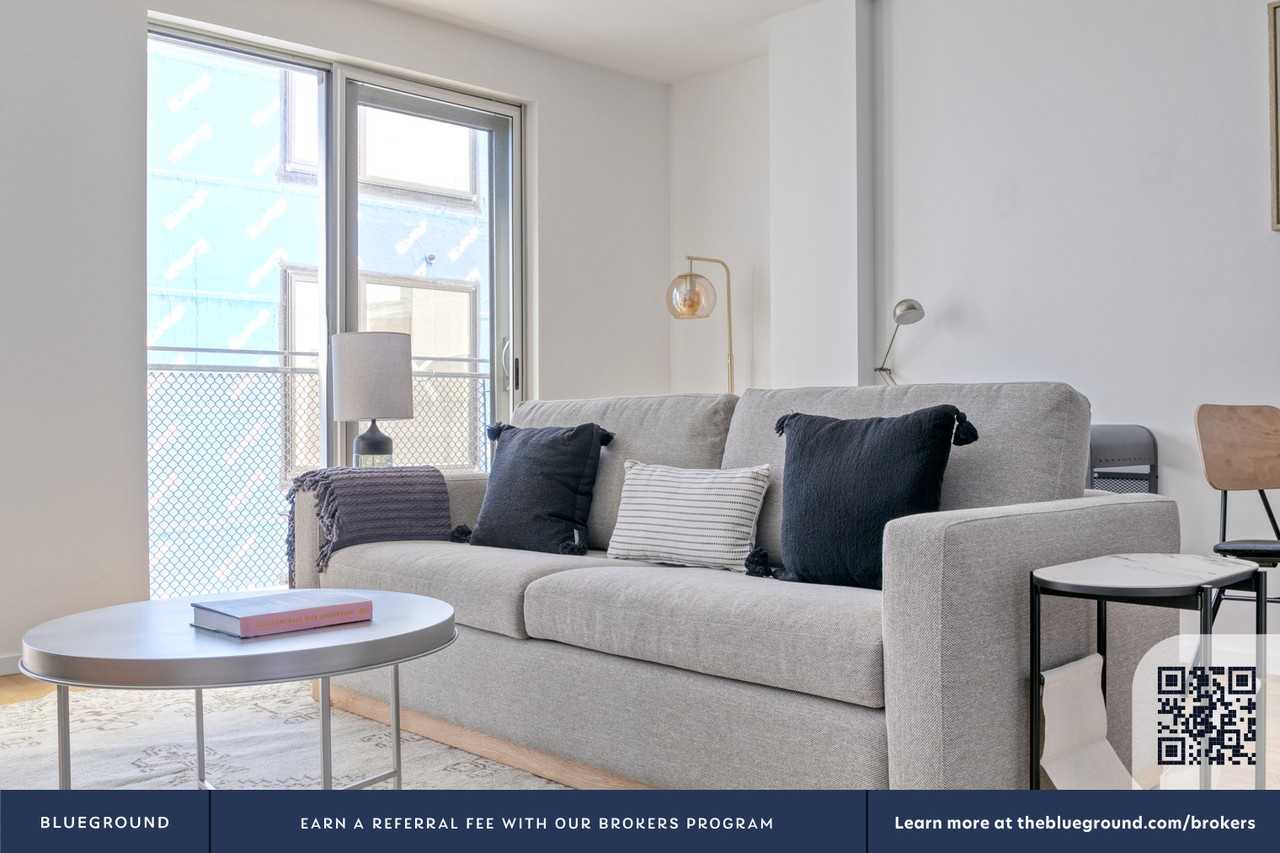 26 W Broadway #581 - Photo 4 of 27