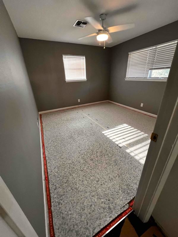 211 Breeze Dr - Photo 2 of 9