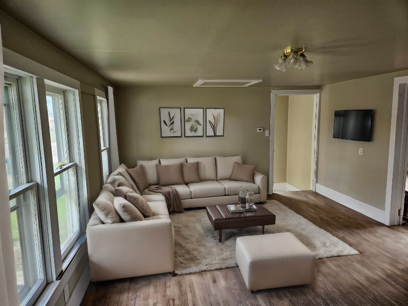 1011 S Cottage Grove Ave - Photo 2 of 24