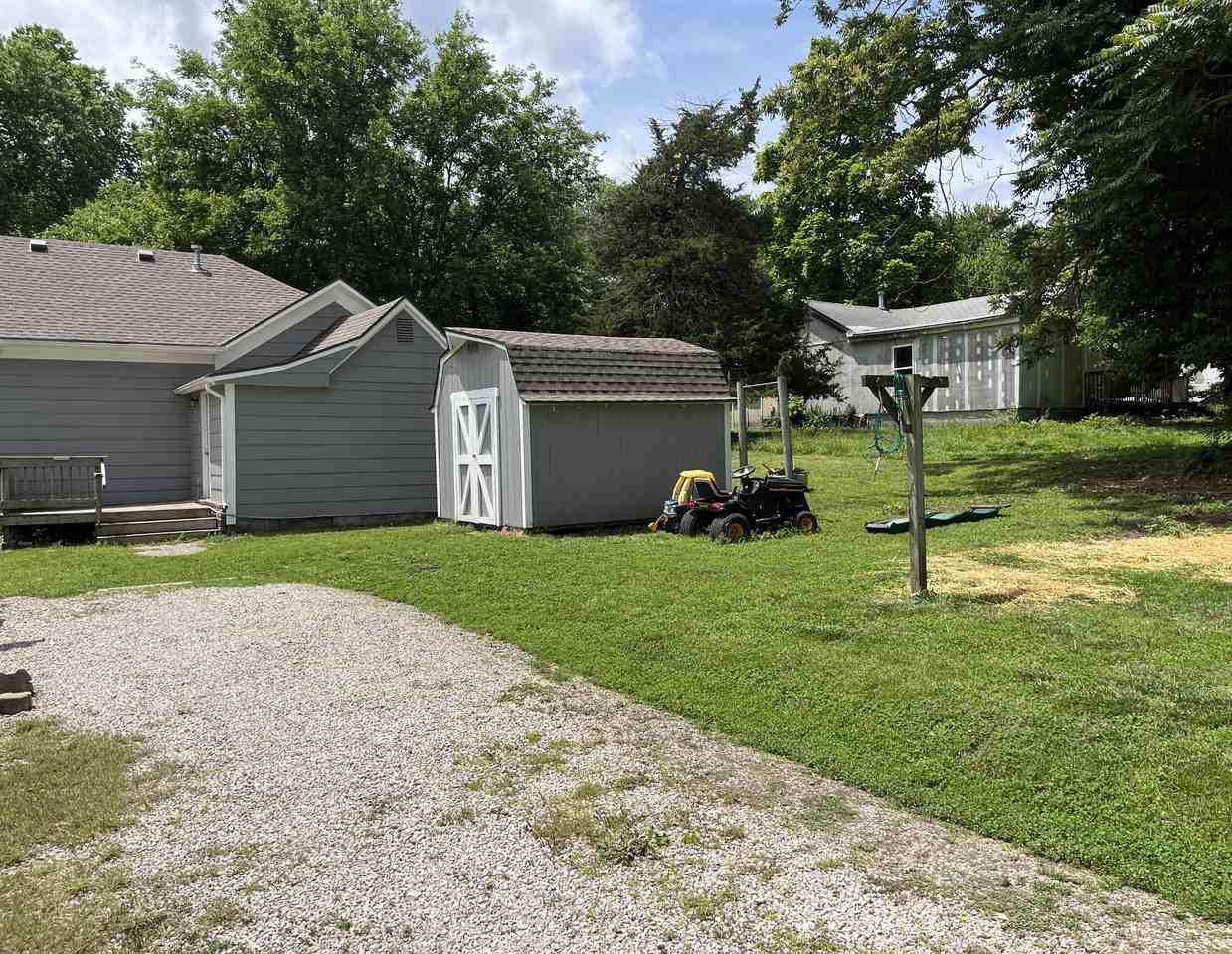 402 Farris Ave #NA - Photo 2 of 8