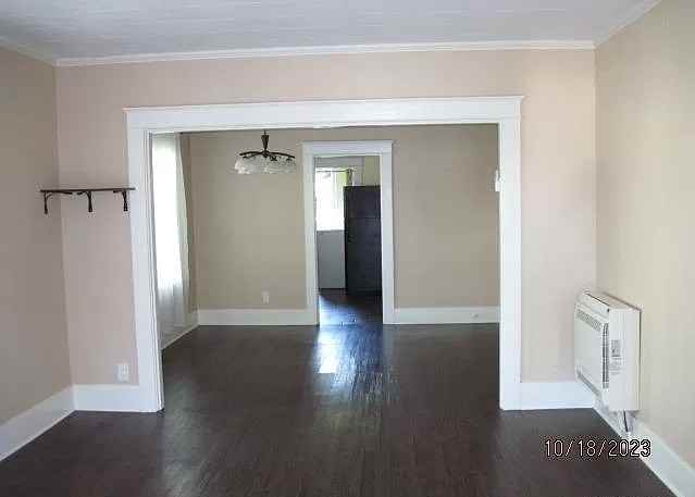 1008 W Elm St #NA - Photo 2 of 19