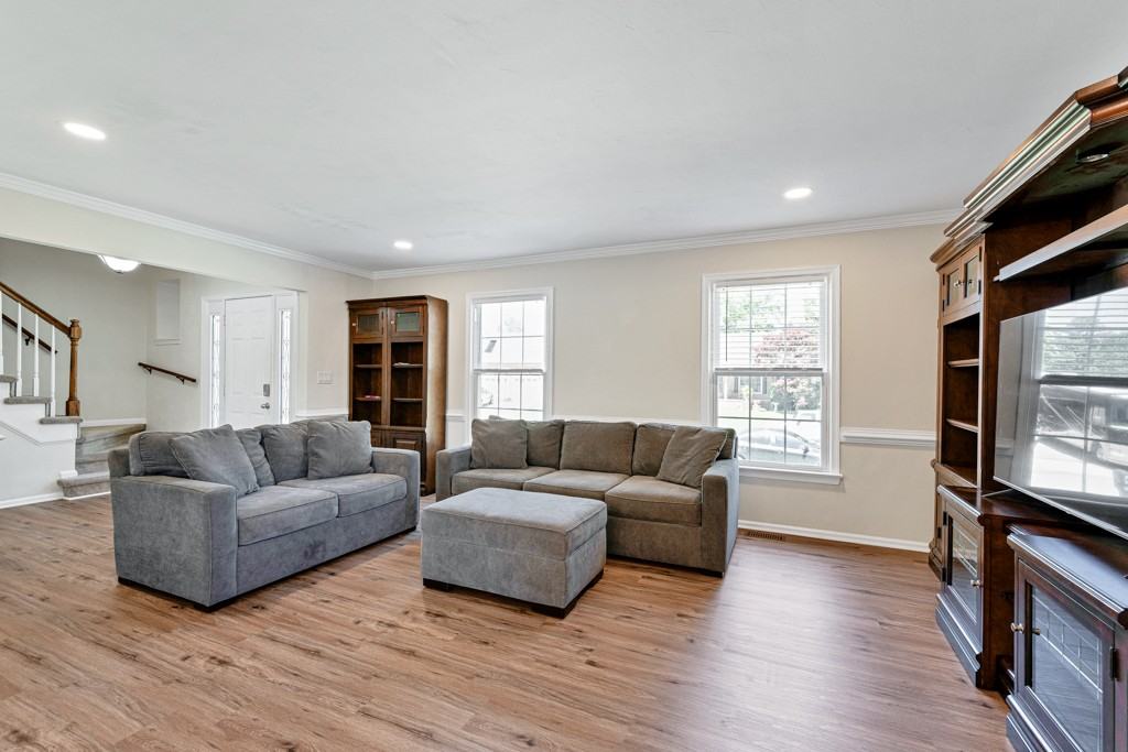 1017 Windswept Cir #NA - Photo 5 of 38