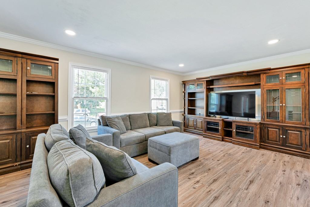 1017 Windswept Cir #NA - Photo 6 of 38