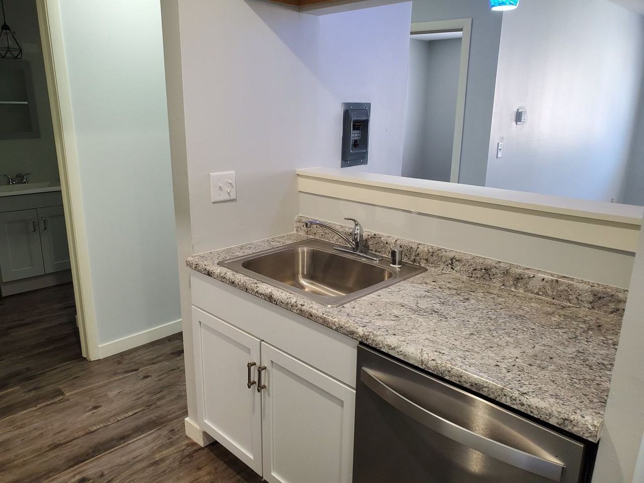 2545 2545 N. Cramer - 107 - Photo 3 of 9