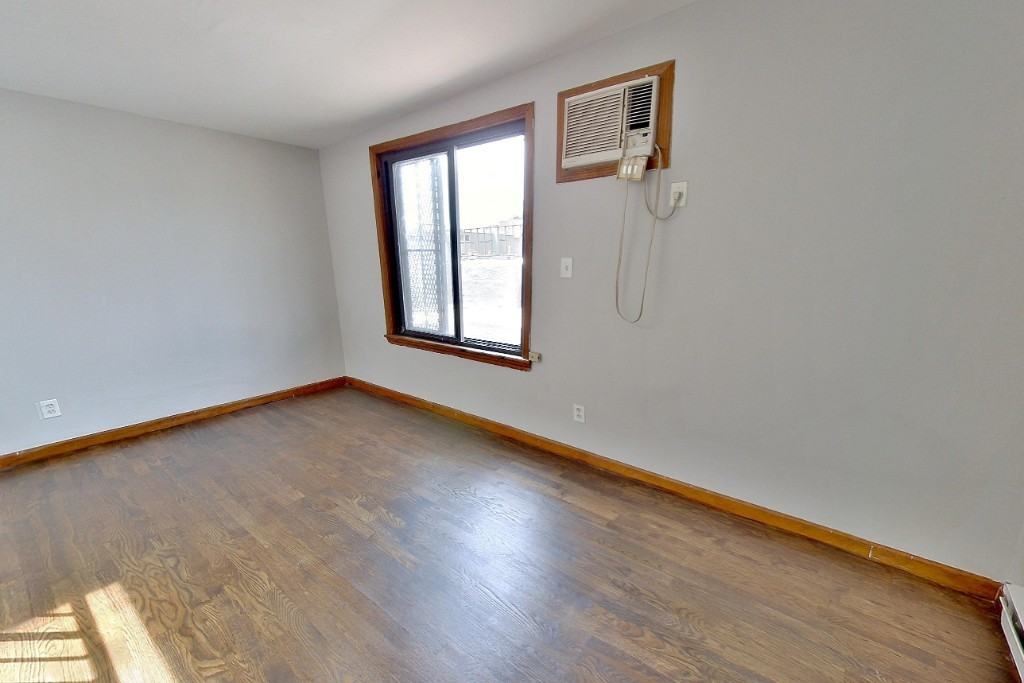 410 E 13th St #6A - Photo 3 of 7
