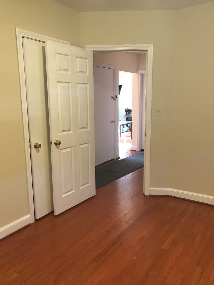 1923 North Woodrow Street - Photo 4 of 7