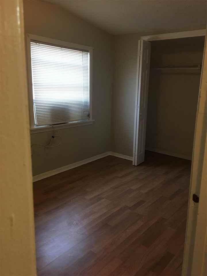 620 Leverett #A - Photo 5 of 8