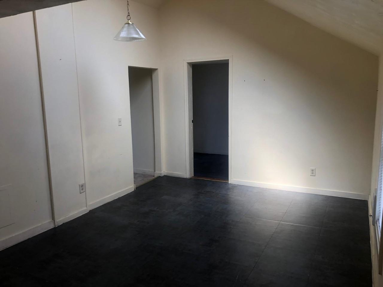 119 E Indiana Ave - APT 4 - Photo 3 of 9