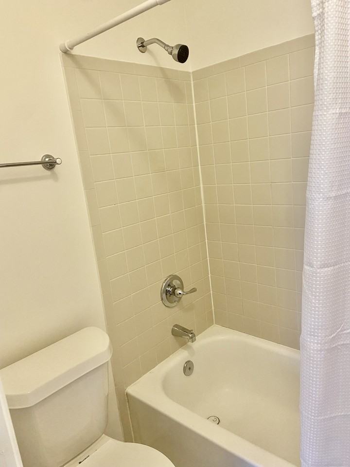 2512 Cranbrook Ln #12 - Photo 4 of 20