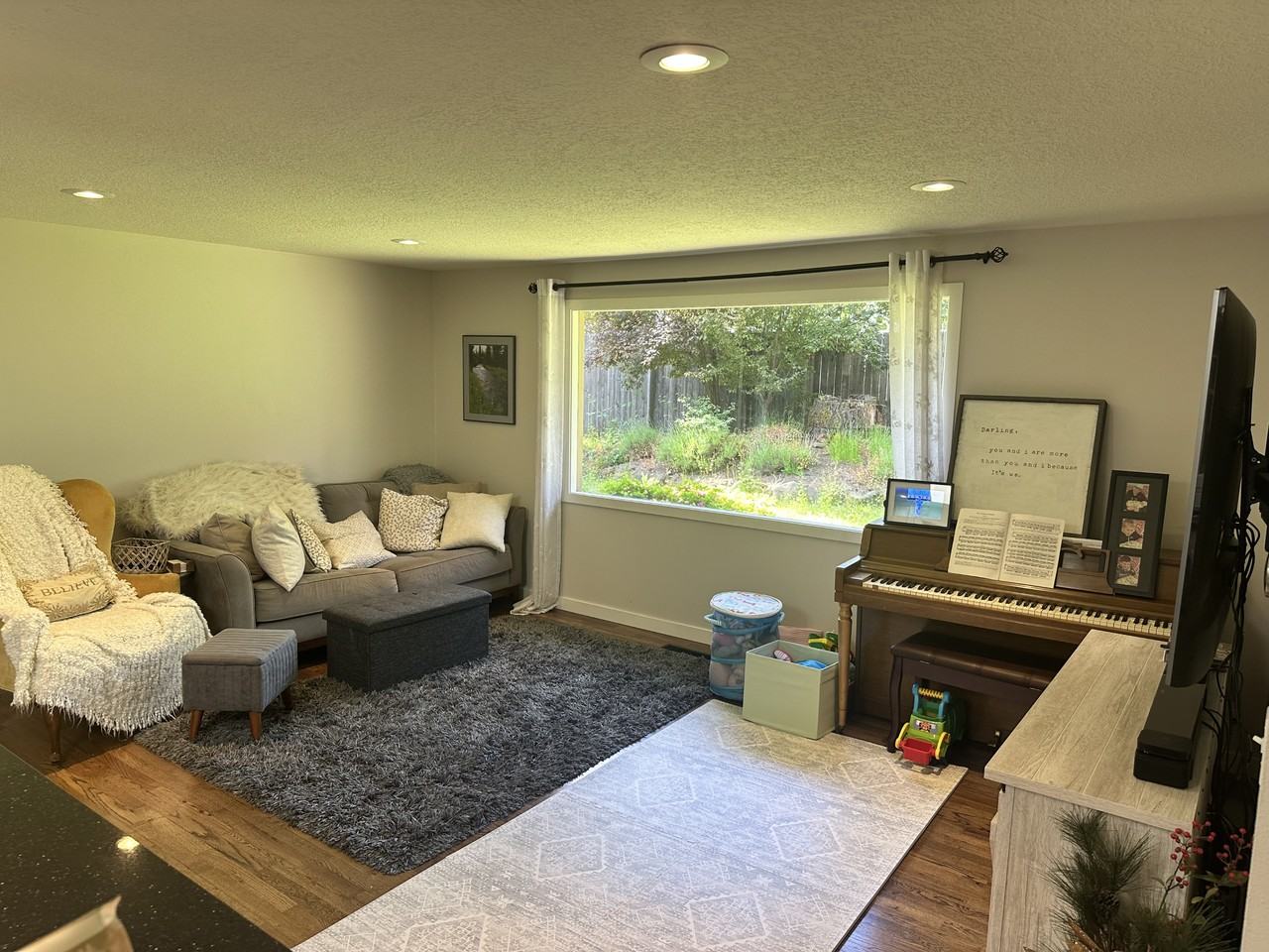 18543 Don Lee Way #NA - Photo 2 of 10