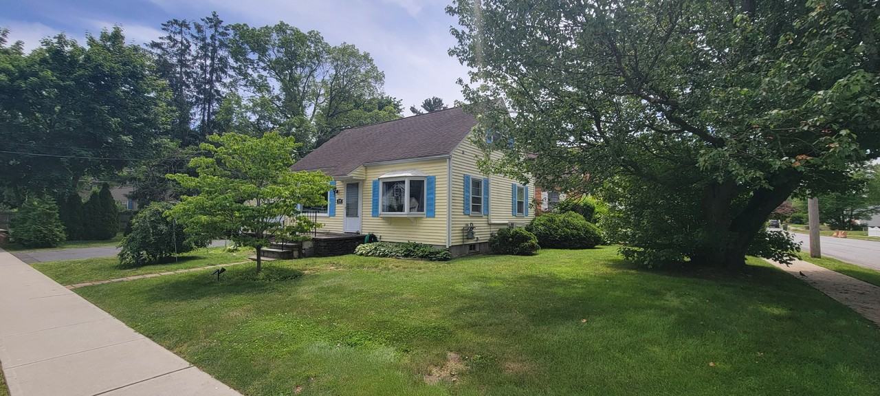 250 Lynne Pl #NA - Photo 2 of 15