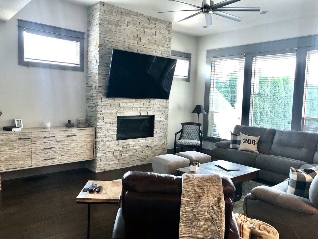 143 S Vandries Ave #NA - Photo 5 of 26